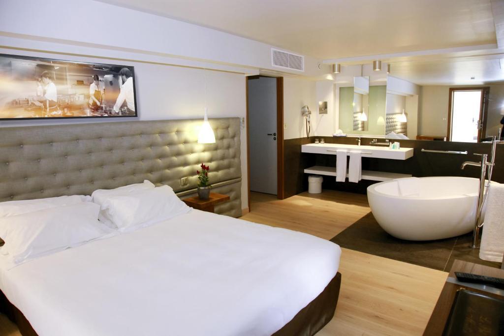 Le Pre Du Moulin - Maison Alonso - Hotel & Restaurant Serignan-du-Comtat ห้อง รูปภาพ